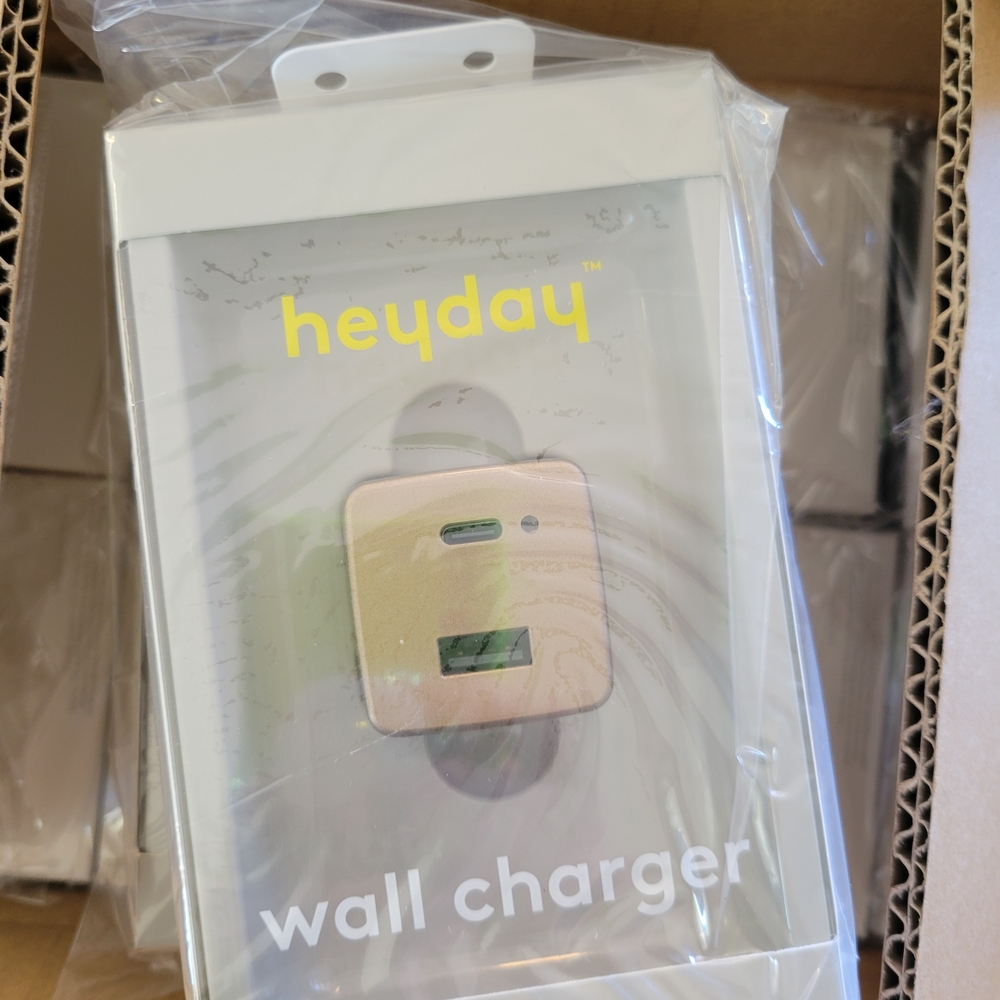 (Case Of 12) heyday Metallic USB-C + USB-A Wall Charger